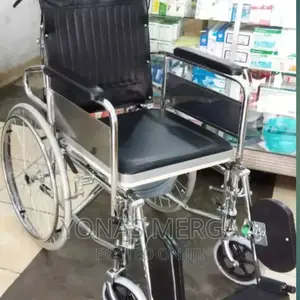 Popo/ቤድ Folding Manual Wheelchair With Adjusting Legrest