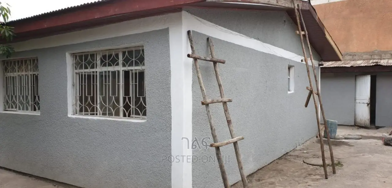 4bdrm Villa in 📍አስቸኳይ የሚሸጥ ፈራሽ ቤት, Bole for sale