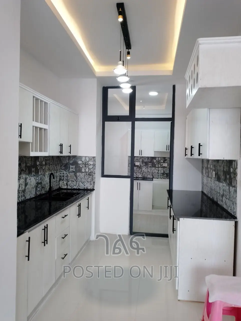3bdrm Apartment in የግል ቅንጡ አፓርትመንት, Bole for sale