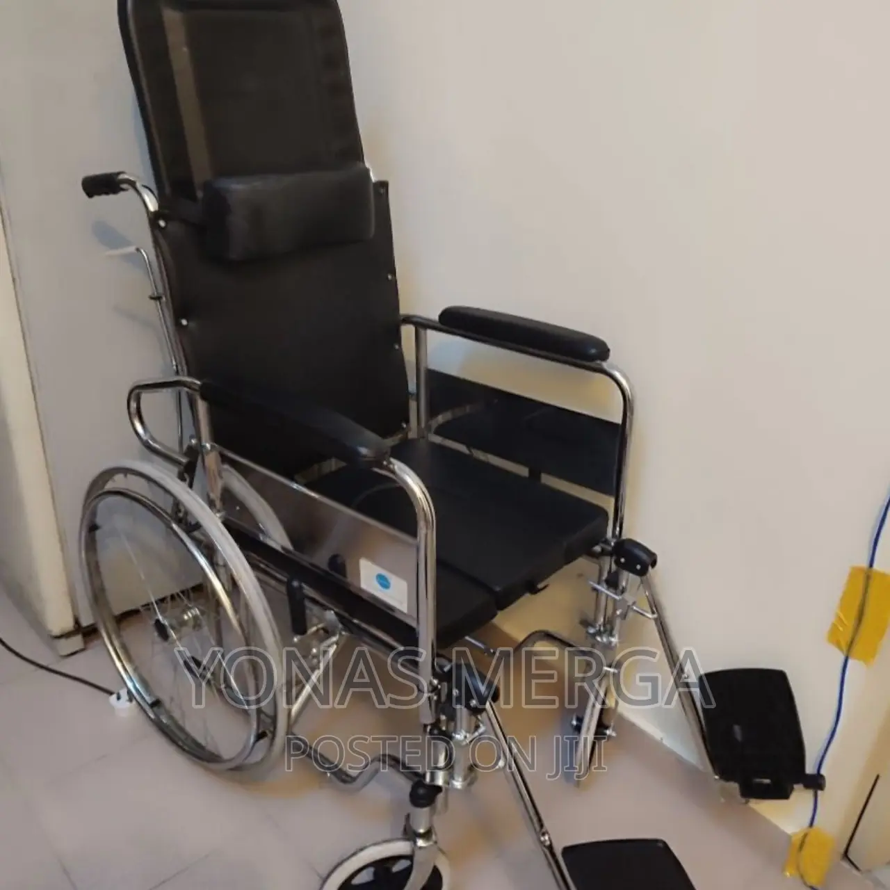 Toilet Wheelchair FXJ Lightweight Fold Wheelchair Elderly