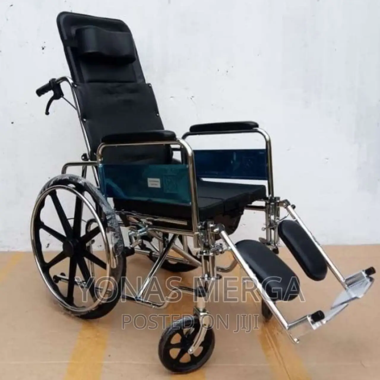 Old Age Wheelchair Lightweight User-Friendly Wheelchair