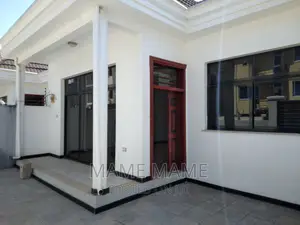5bdrm Villa in Addis Abeba, Bole for sale