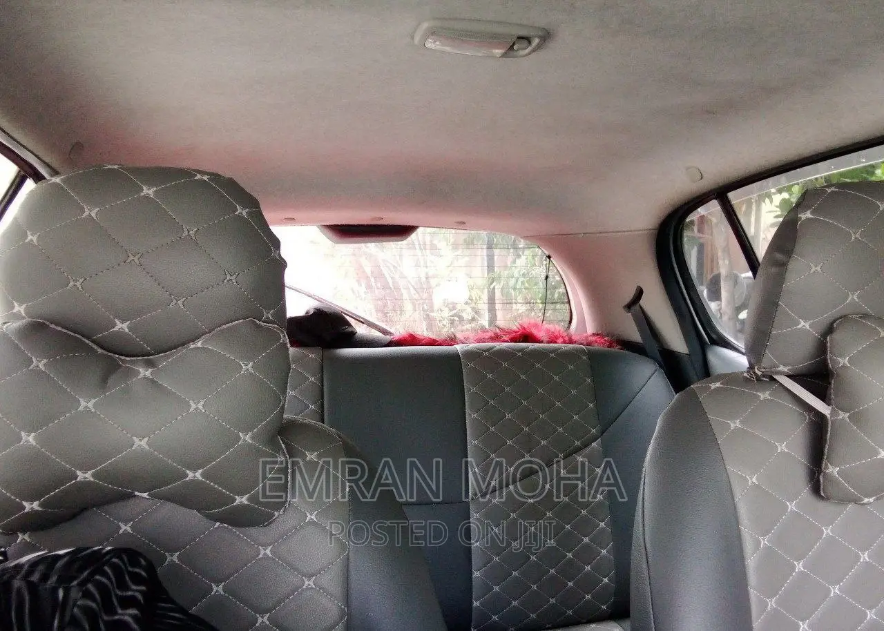 Toyota Vitz 2001 Silver