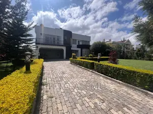 5bdrm House in House For Sale Ccd, Yeka for sale
