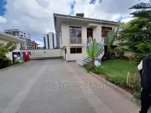 5bdrm Villa in የሚሸጥ  ቪላ ወሎ ሰፈር ቦሌ, Bole for sale