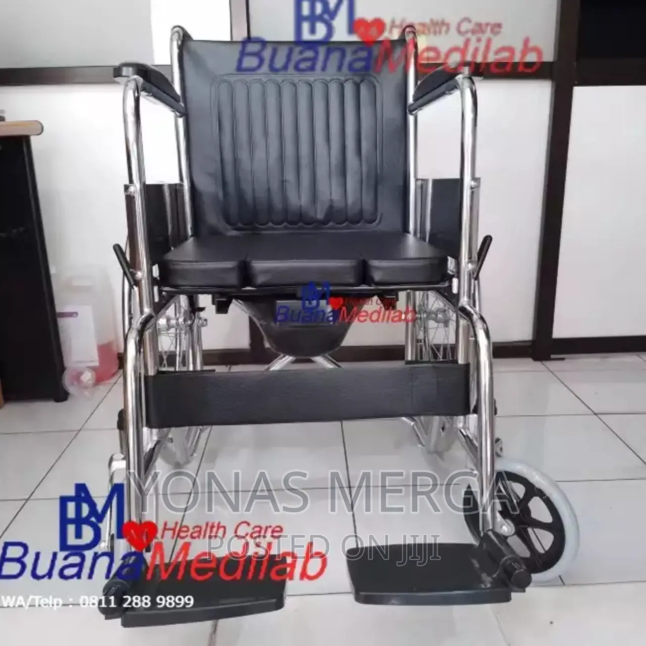 Commode Pot KARMA HEALTH CARE Rainbow Commode Wheelchair