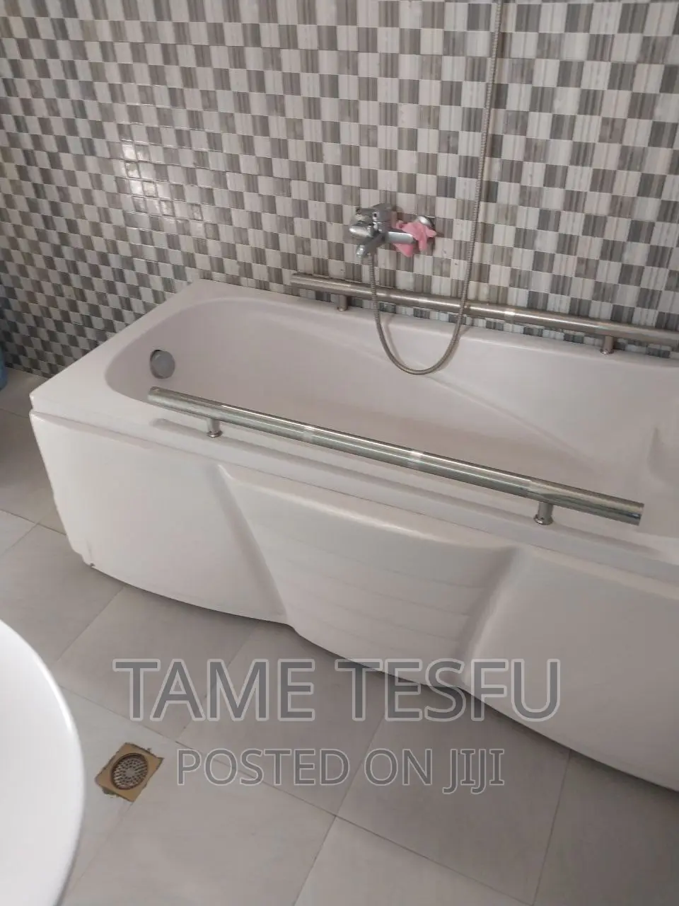 Furnished 10bdrm House in Jakiros, Bole for sale