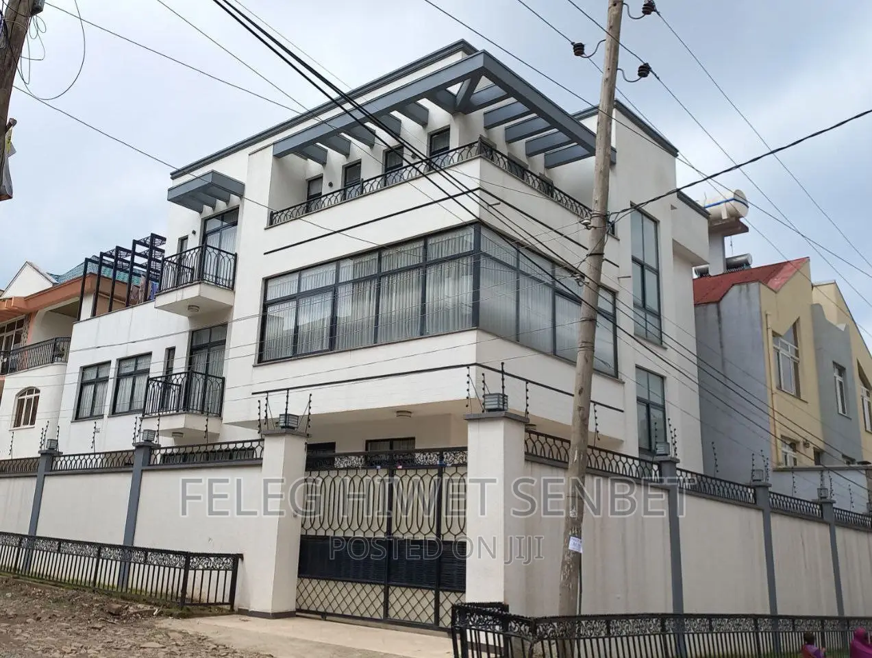 Furnished 5bdrm House in አ አ, Bole for sale