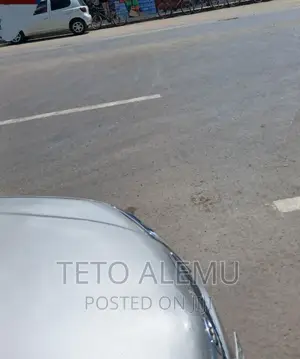 የሚሸጥ ቦታ መገናኛ ዋና አስፓልት ላይ ሱቆች