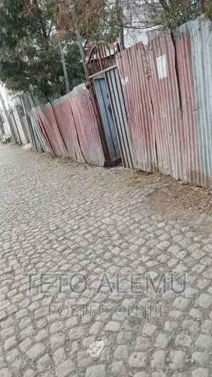 የሚሸጥ ቦታ ጎሮ አካባቢ