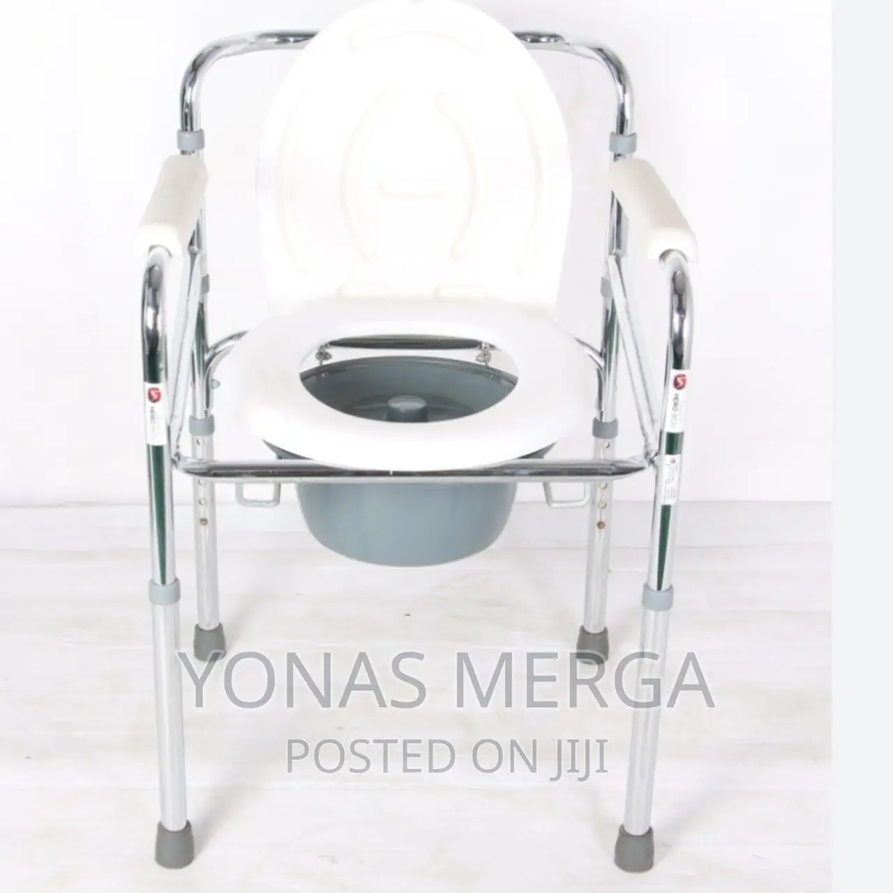 Shower/Toilet Chair Waterproof/Easily Clean : The Armrests