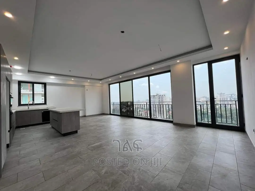 3bdrm Apartment in የሪልስቴት, Bole for sale