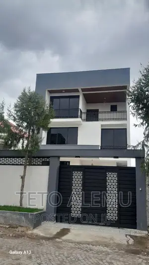 5bdrm House in የሚሸጥ የማሸጥ ቤት ጃክሮስ, Bole for sale