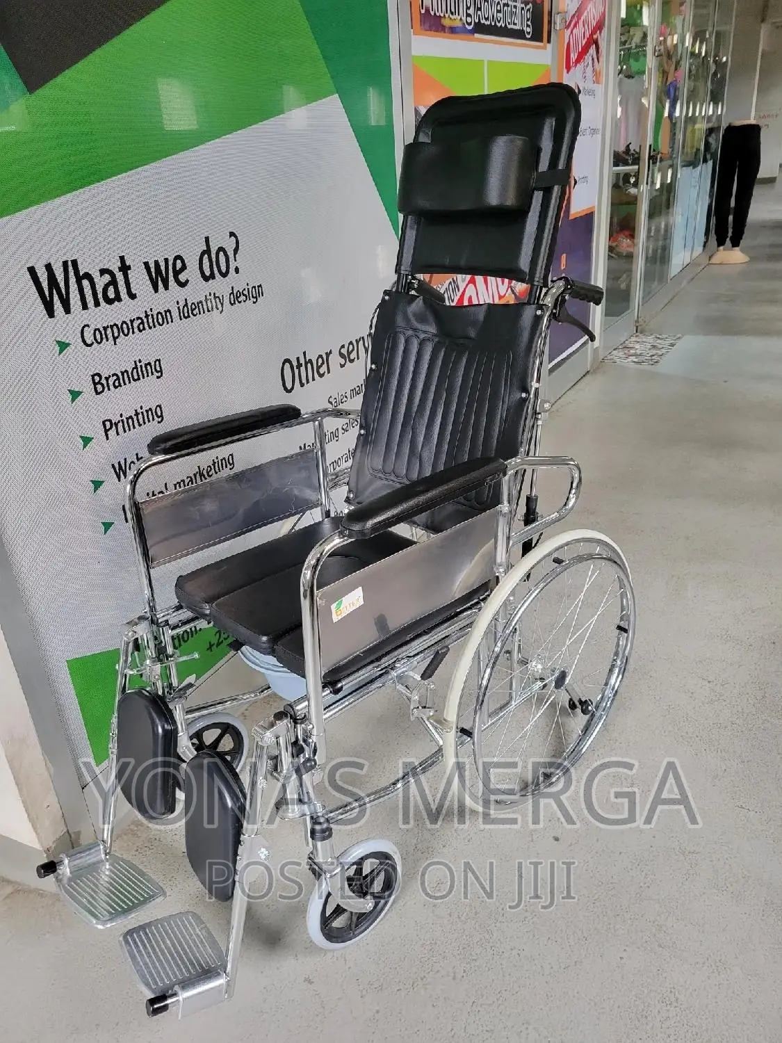 Toilet Wheelchair Easy Transfer From/to the Bed Detachable/