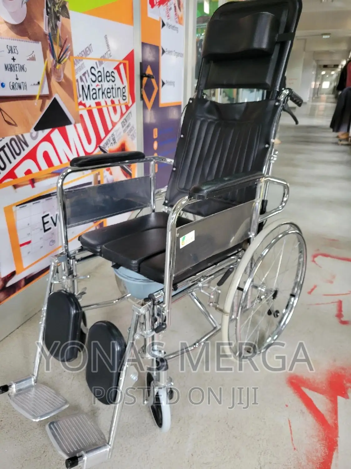 Wheelchair Is Easy to Use Folding It's Easy to Install Clean
