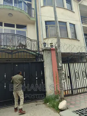 5bdrm House in G+2House, Bole for rent