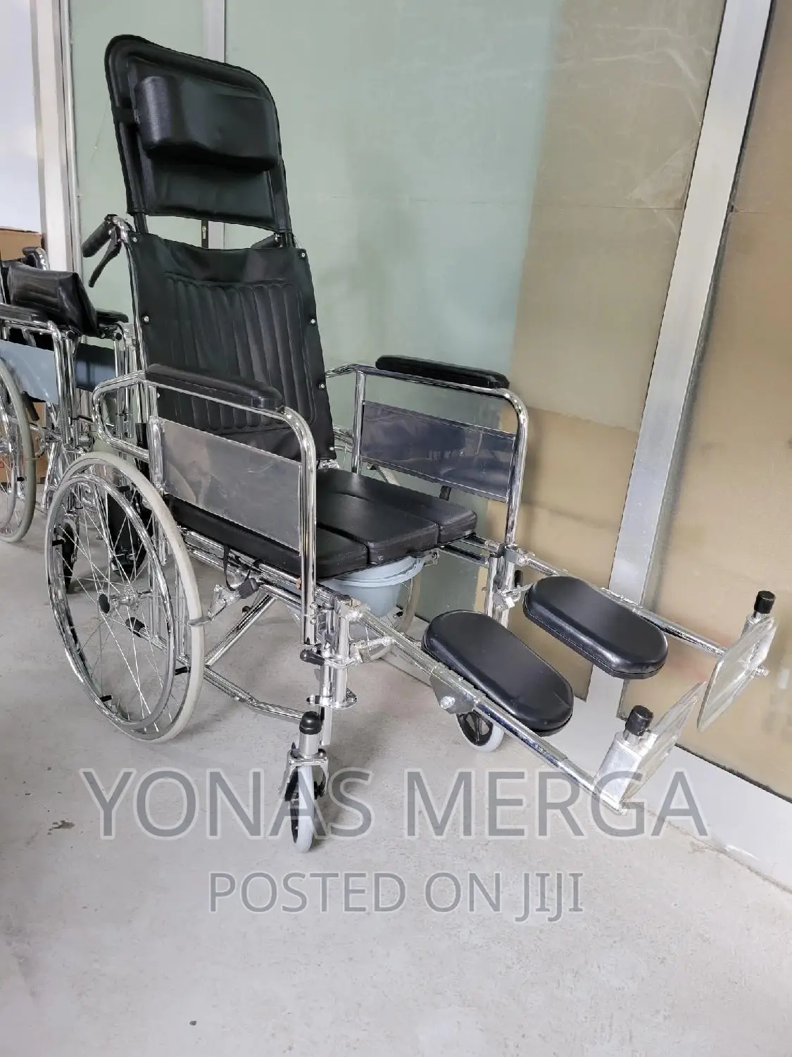 Wheelchair Toilet/Bed : MERCB-R
Reclining Manual Wheelchair