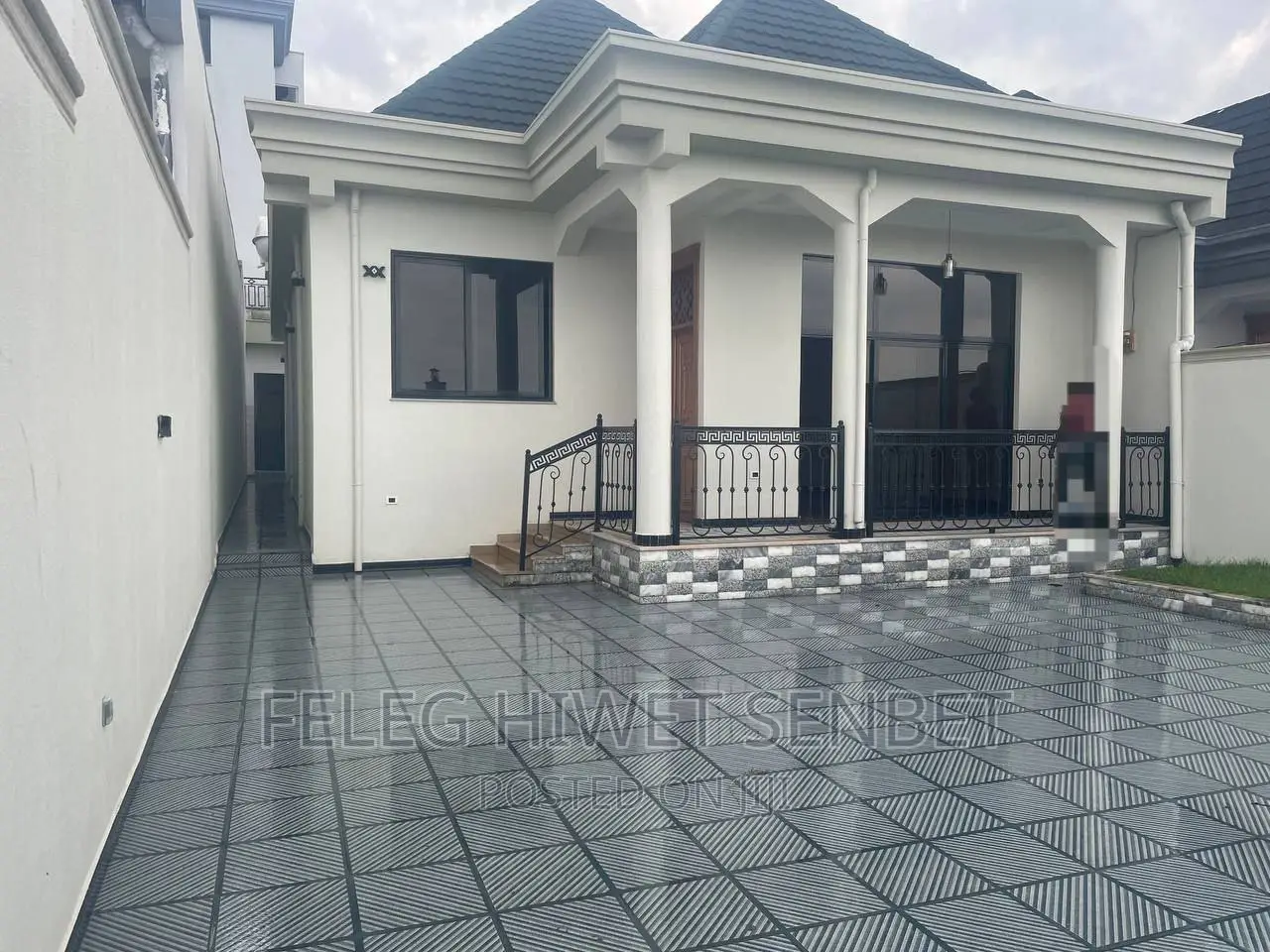 5bdrm Villa in Adiss Abeba, Bole for sale
