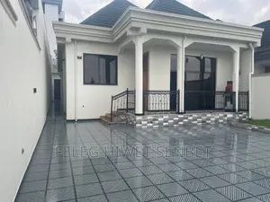5bdrm Villa in Adiss Abeba, Bole for sale