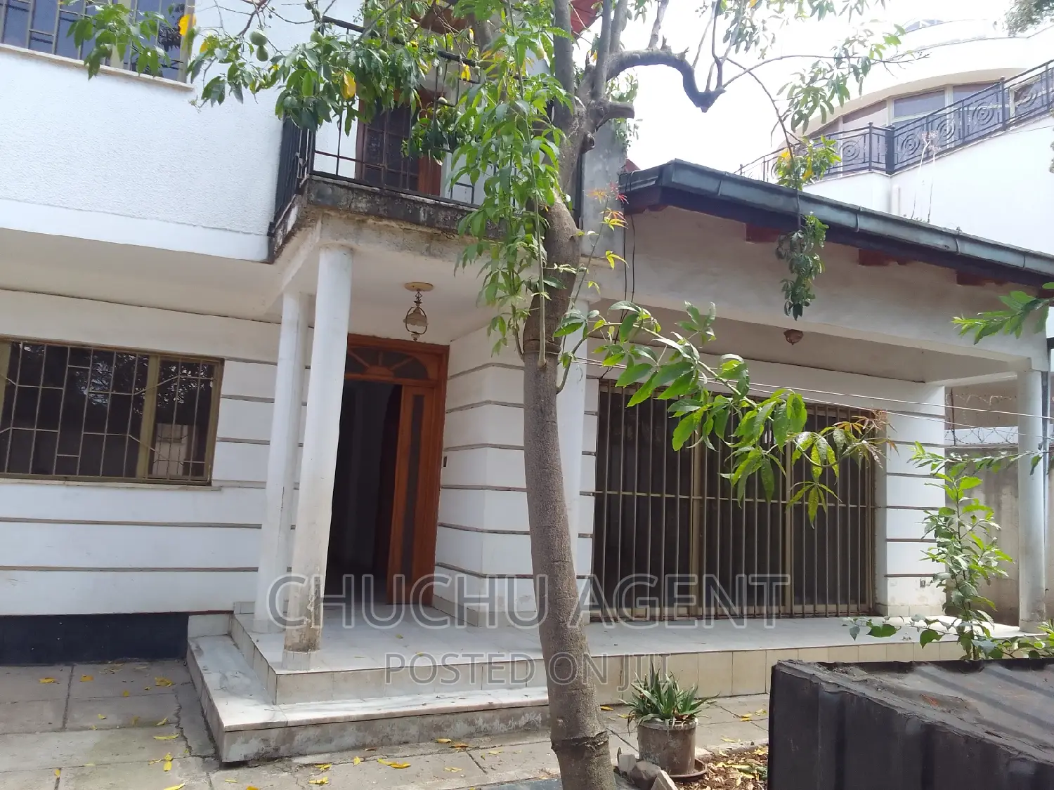 6bdrm House in Bole for sale