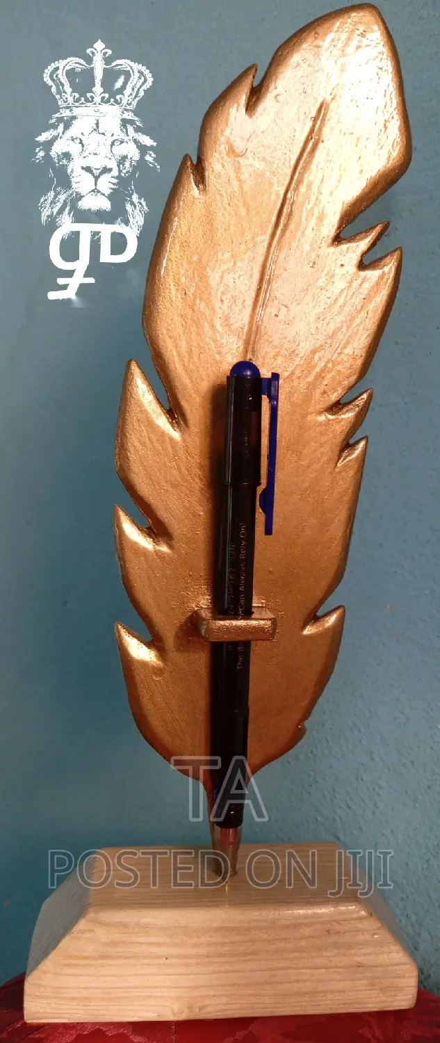 Office Sculpture Pen Holder