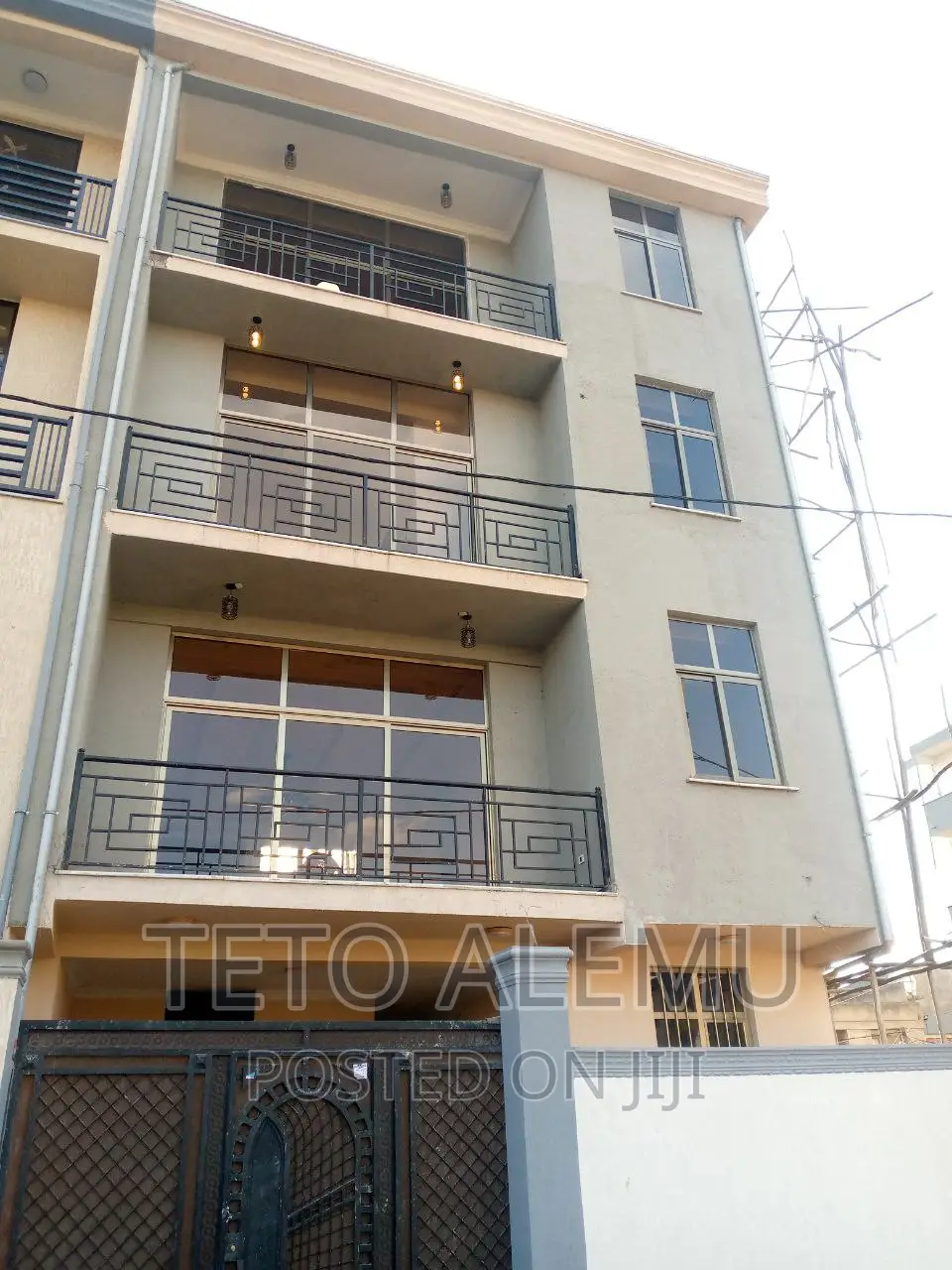 4bdrm House in የሚሸጥ ቦታ ቱሉዲምቱ አለም, Akaky Kaliti for sale