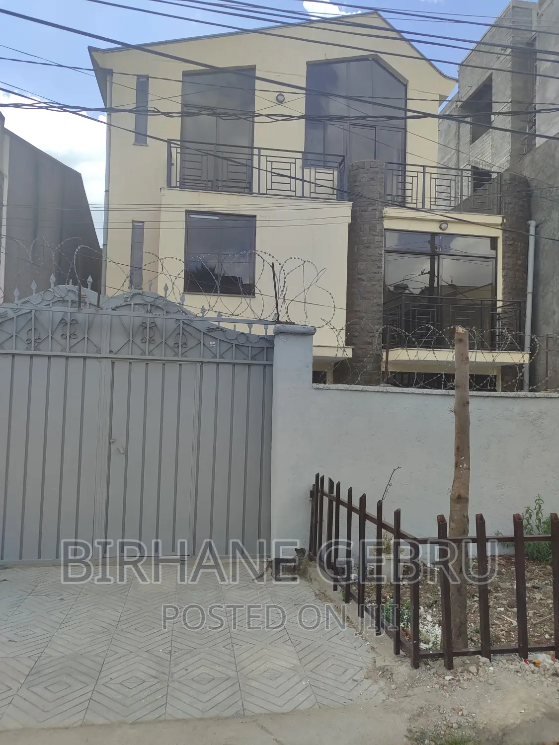 6bdrm House in G+2 House, Bole for rent