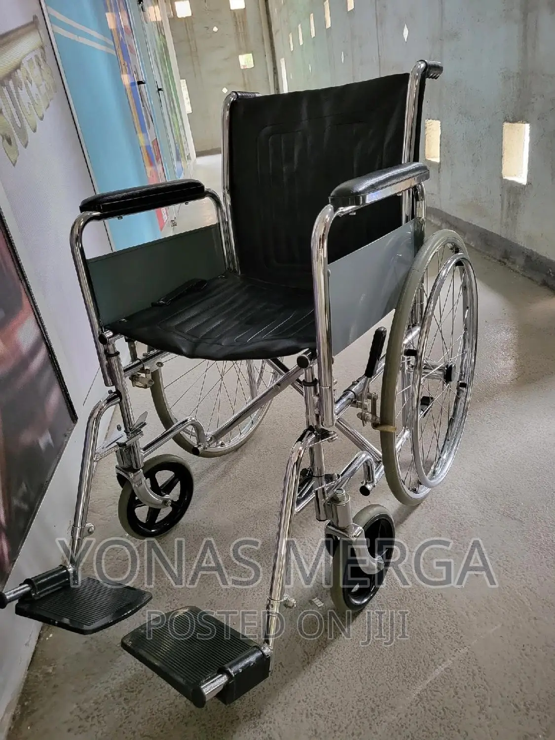 Used Hospital Manual Wheelchair UMS-W07 Folding Wheel Chair