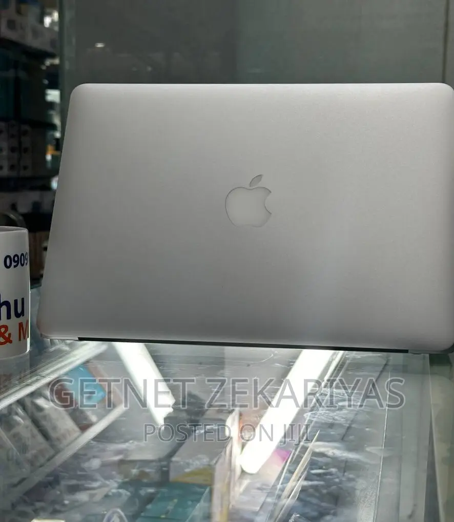 New Laptop Apple MacBook Air 2017 8GB Intel Core i5 SSD 256GB