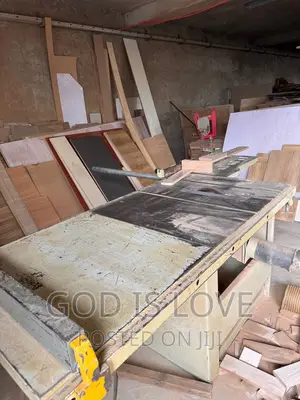 Table Saw Machine