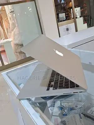 New Laptop Apple MacBook Air 2017 8GB Intel Core I5 SSD 128GB
