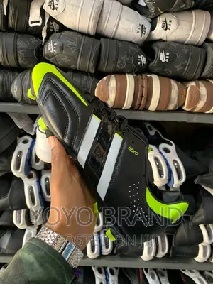 Orginal Meng Foot Ball Shoes