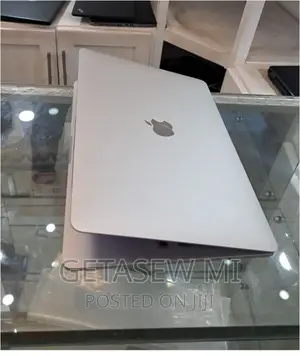 New Laptop Apple MacBook Pro M1 8GB Apple M1 SSD 256GB