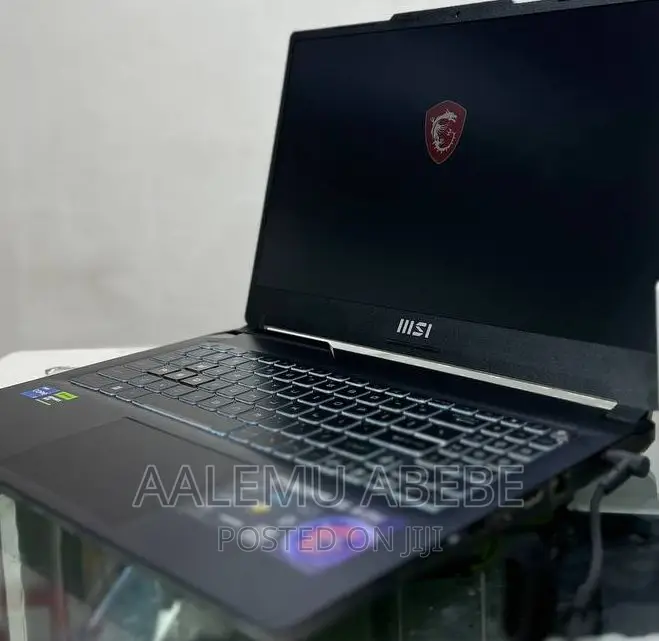 New Laptop MSI GP75 Leopard 16GB Intel Core I7 SSD 512GB