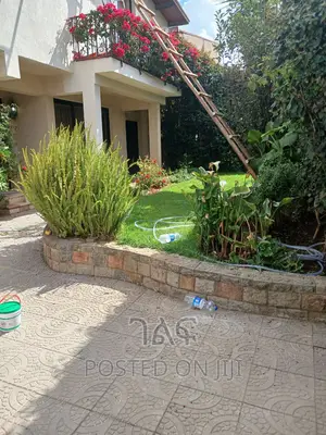 5bdrm Villa in 🏘ባንክ ያለበት የሚሸጥ ቤት, Bole for sale
