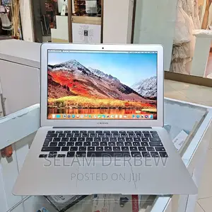 New Laptop Apple MacBook 2017 8GB Intel Core I5 SSD 128GB