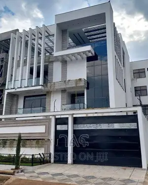 7bdrm House in House For Sale, Yeka for sale