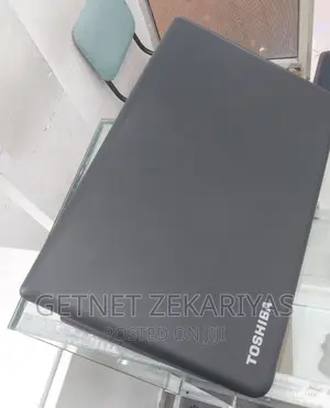 New Laptop Toshiba Satellite A350 4GB Intel Celeron SSD 320GB