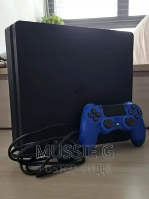 Playstation 4 Slim(1TB)