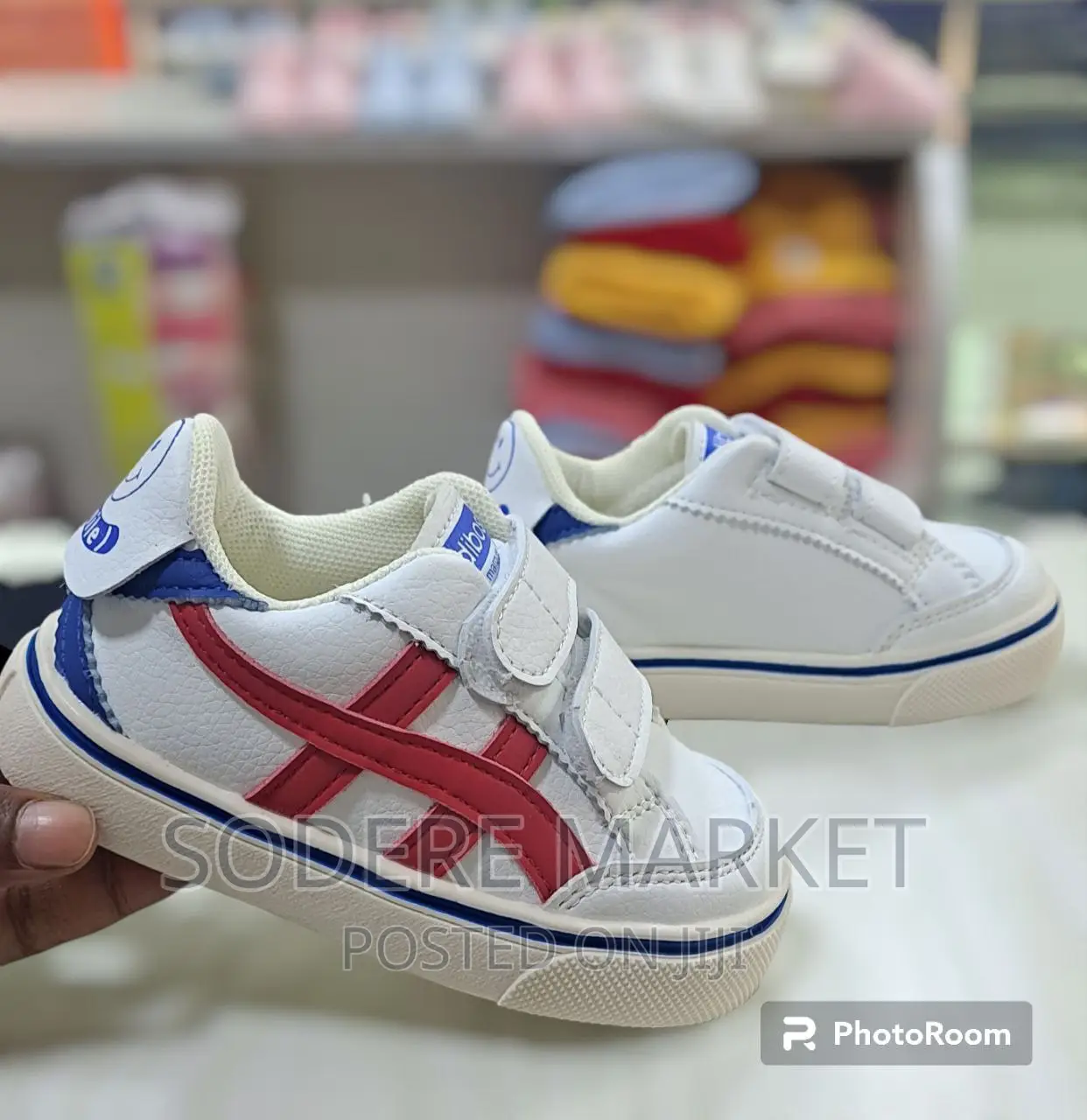 Unisex Sneakers Size: 22-26 Color: Black, Blue