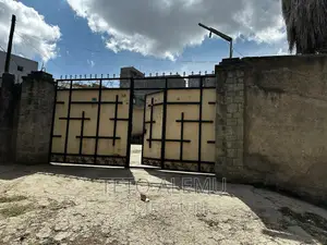 የሚሸጥ ፈራሽ ቤት ቦሌ ሚካኤል