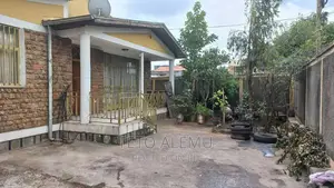 የሚሸጥ የድሮ ቪላ ፈራሽ ወሰን ሚካኤል