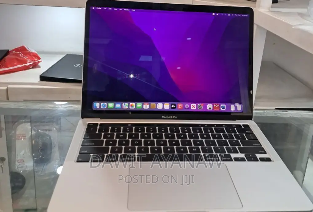 New Laptop Apple MacBook Pro 2019 8GB Intel Core i5 SSD 256GB