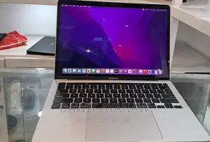 New Laptop Apple MacBook Pro 2019 8GB Intel Core i5 SSD 256GB