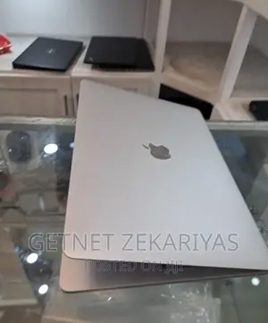 New Laptop Apple MacBook Pro 2019 8GB Intel Core I7 SSD 256GB
