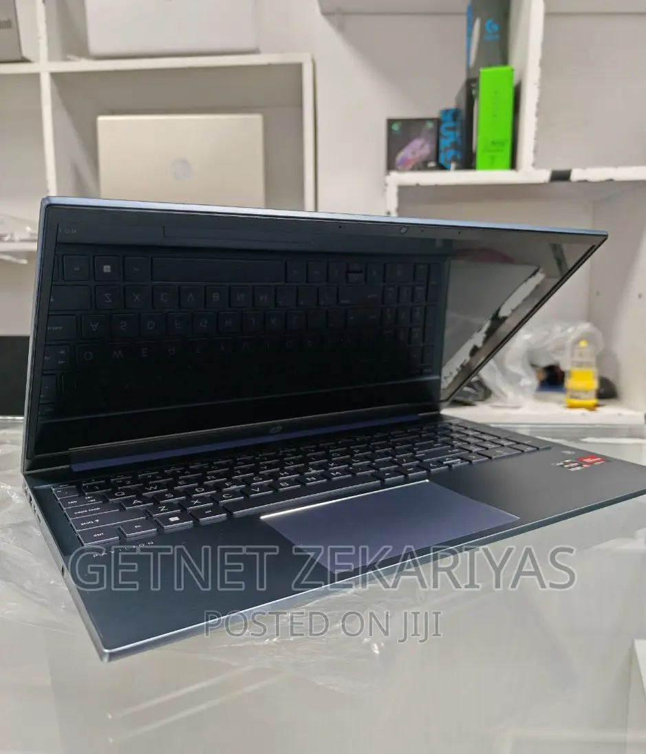 New Laptop HP Pavilion 15 8GB AMD Ryzen 5 SSD 512GB