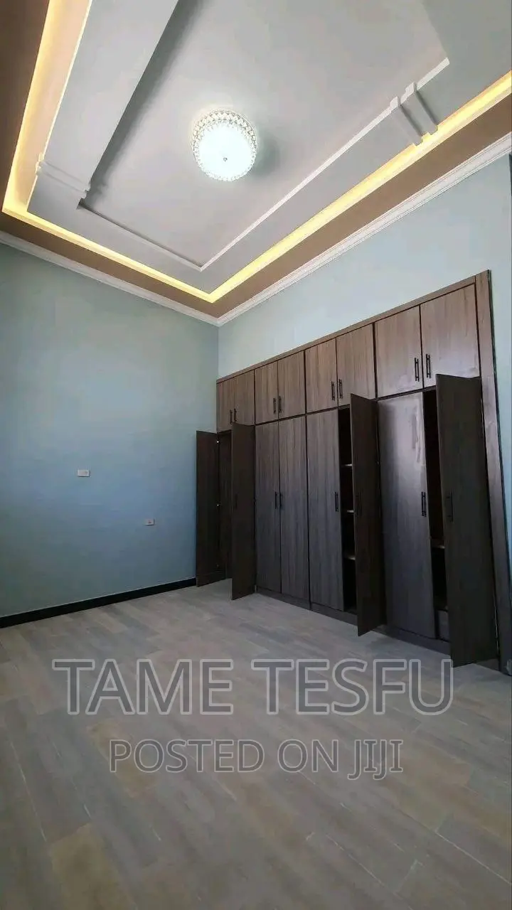 Furnished 3bdrm Villa in Hayat Adebayi, Bole for sale