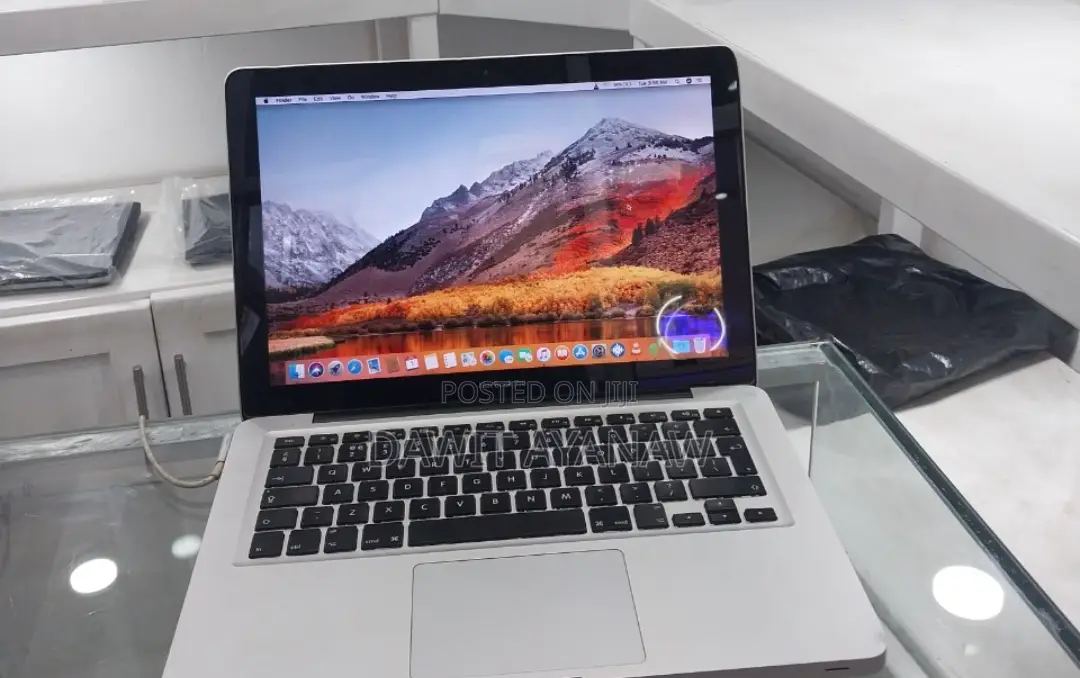 New Laptop Apple MacBook Pro 2011 4GB Intel Core I5 HDD 320GB