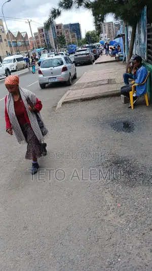 የሚሸጥ ዋና አስፓልት ላይ ያለ ቦታ ፌጋ