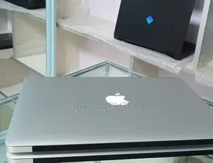 New Laptop Apple MacBook Air 2015 8GB Intel Core I5 SSD 128GB